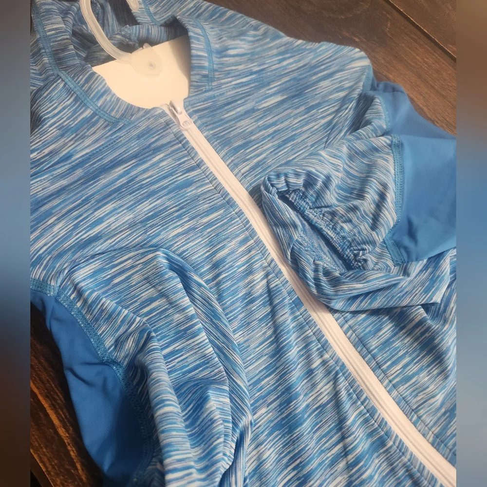 Pet Life Athletic Sportseries Doggie Jacket with Hoodie Sz: Large